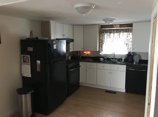 82 High St APT 1, Stratham, NH 03885