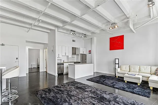835 Julia St #12 — Photo 6