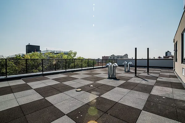 Rented by EXR | media 23