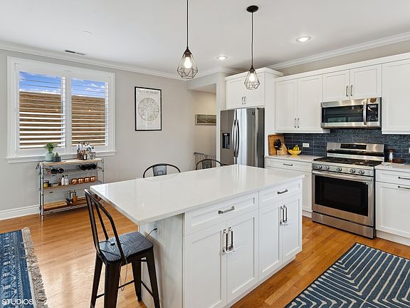 5th image of 1523 W Thomas St #4