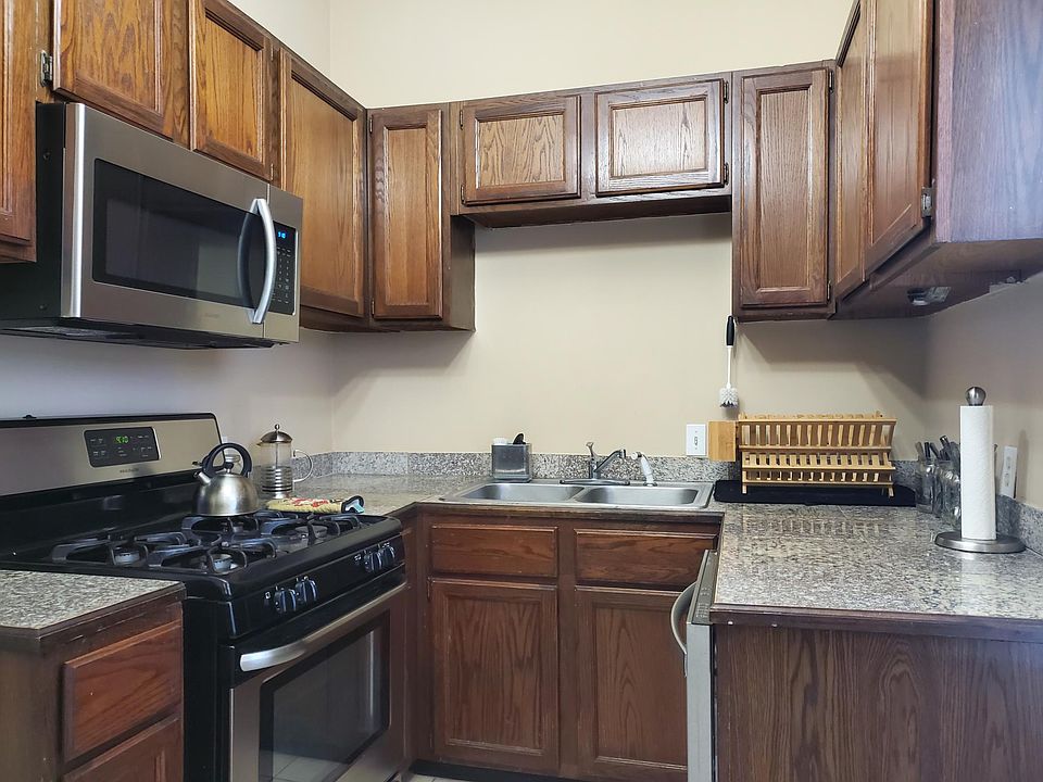 1st image of 1534 N Parkway APT 3