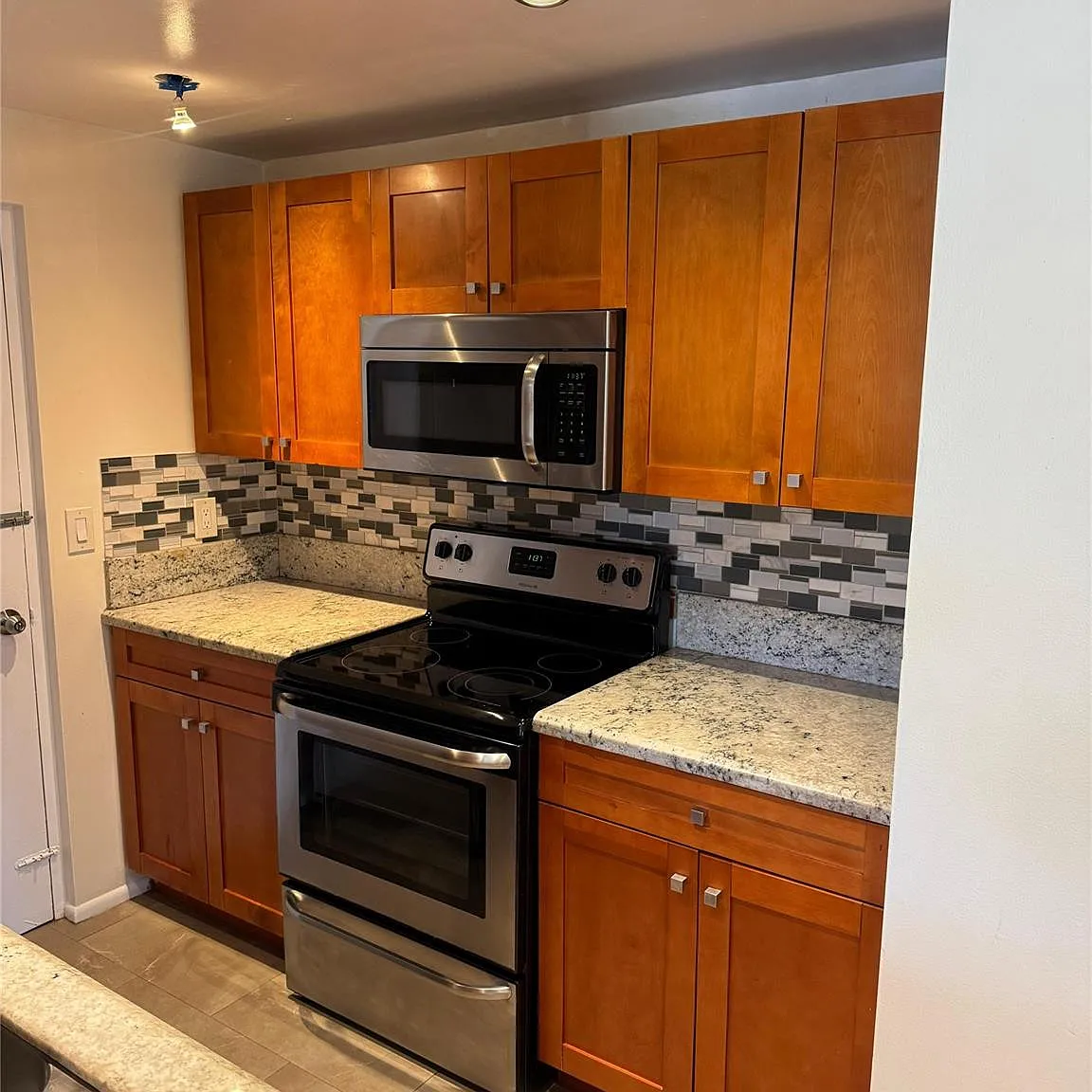 2 bed, 2.0 bath, 890 sqft, $2,000 — Photo 4