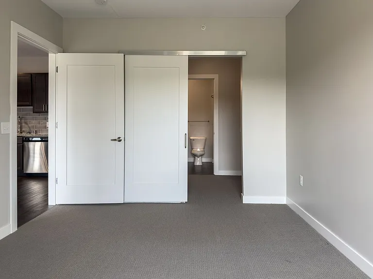 Red44 Luxury Apartments | Specials Available — Photo 29