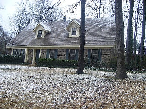 1st image of 461 Bowling Green Dr