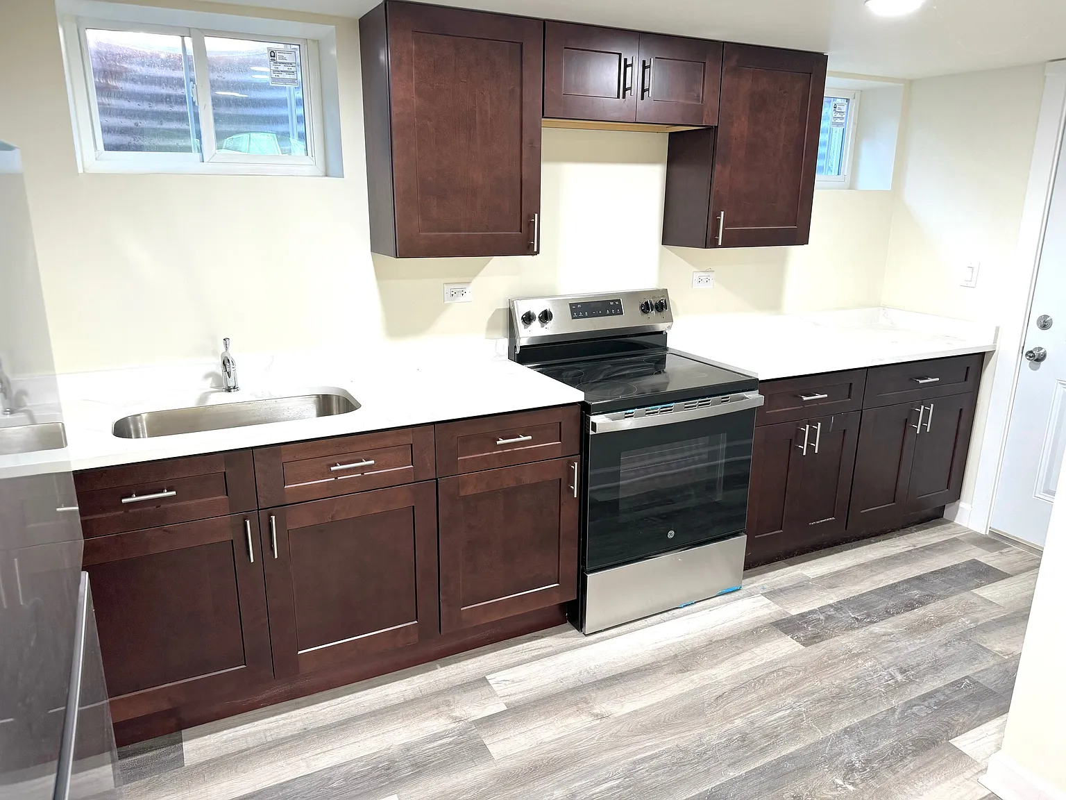 2 bed, 1000 sqft, $1,700 — Photo 3