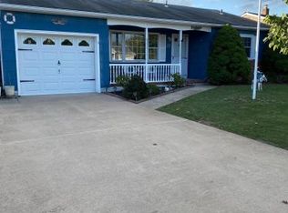 13 Oakfield Rd, Toms River, NJ 08757