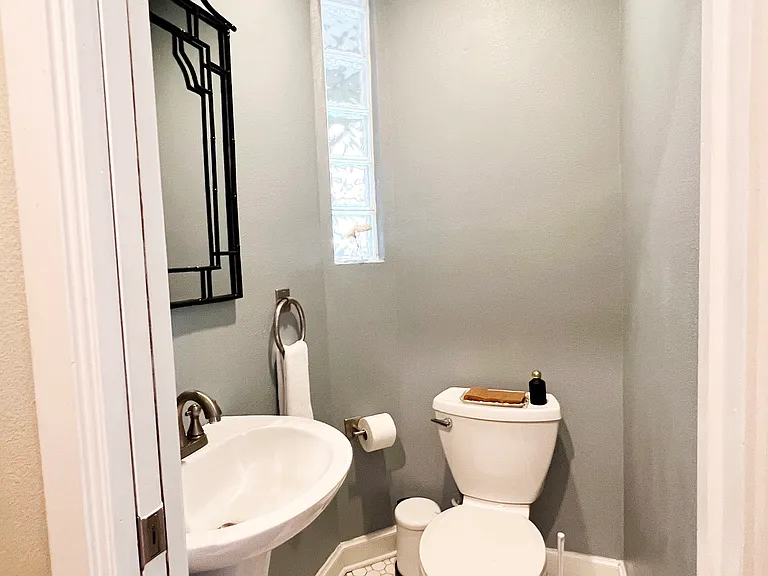 1508 Ash St — Photo 9
