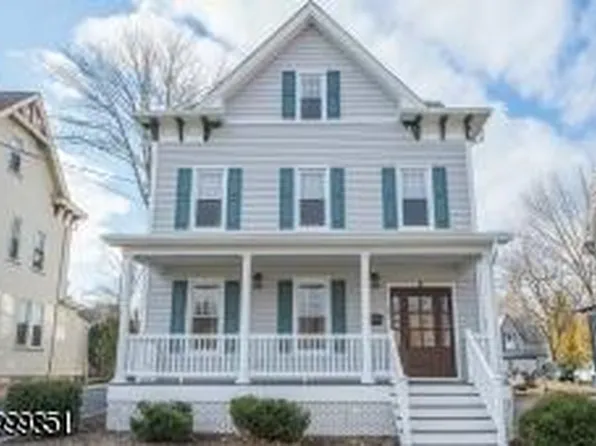 27 Center St, Chatham, NJ