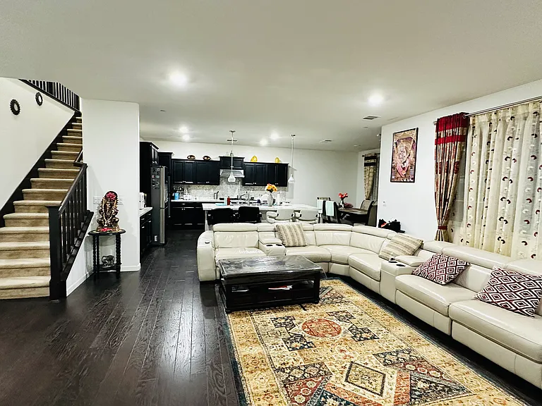 1569 Furtado Gln — Photo 11