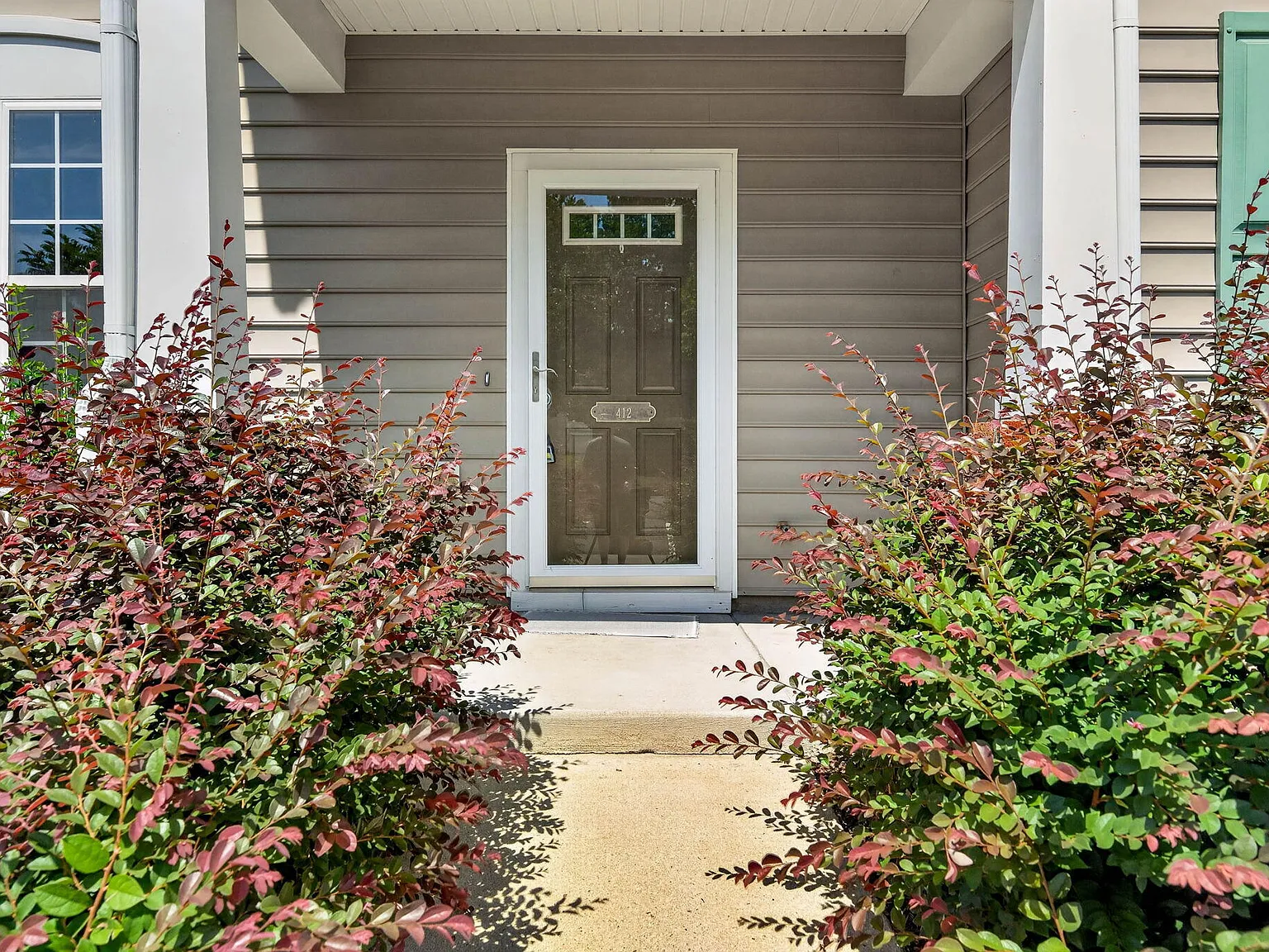 3 bed, 2.5 bath, 1320 sqft, $1,675 — Photo 2