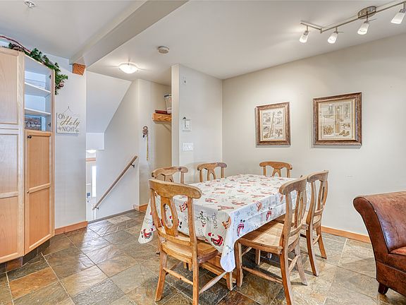 4th image of 360 Strayhorse Rd #3