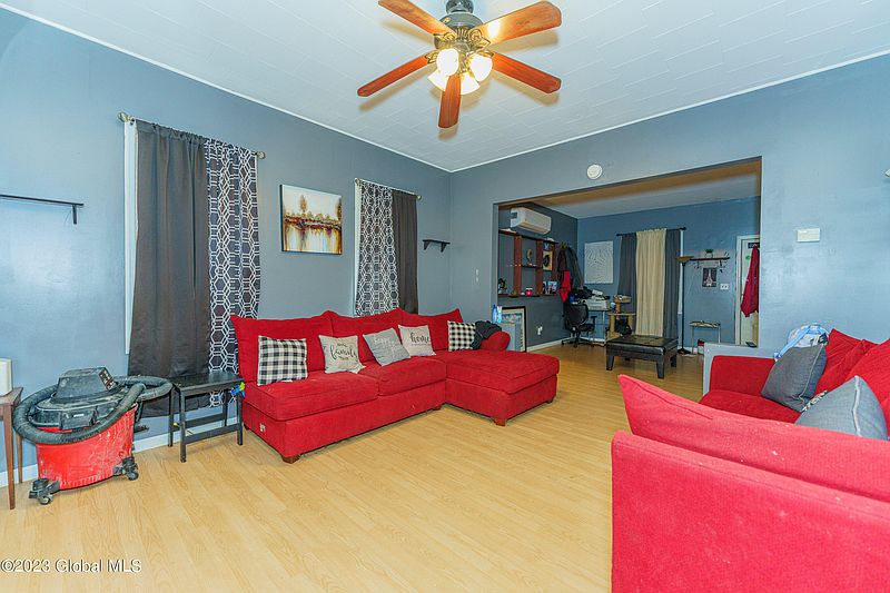 5th image of 902 5th Ave