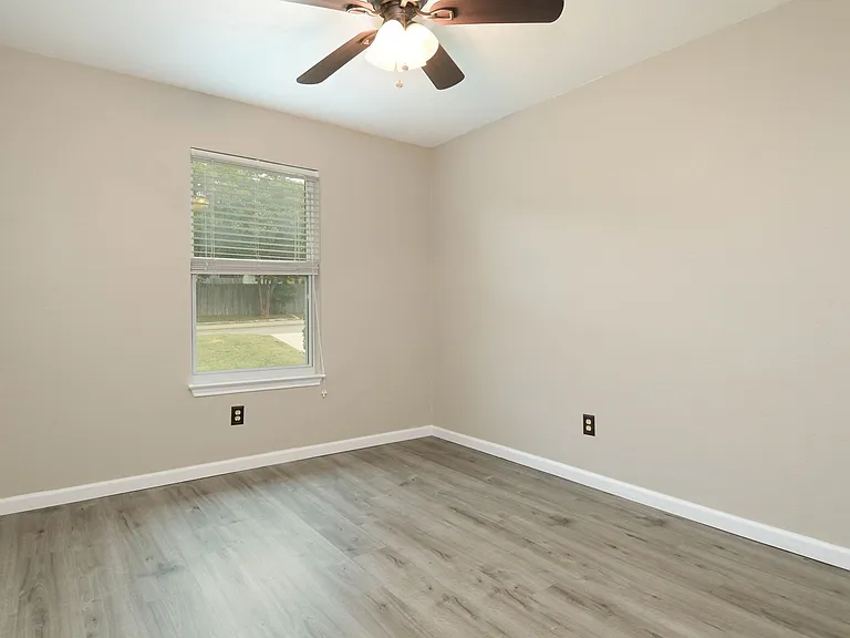 4010 Knollbend — Photo 24