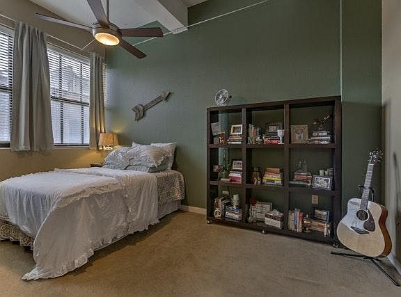 5th image of 1535 Walnut St APT 302