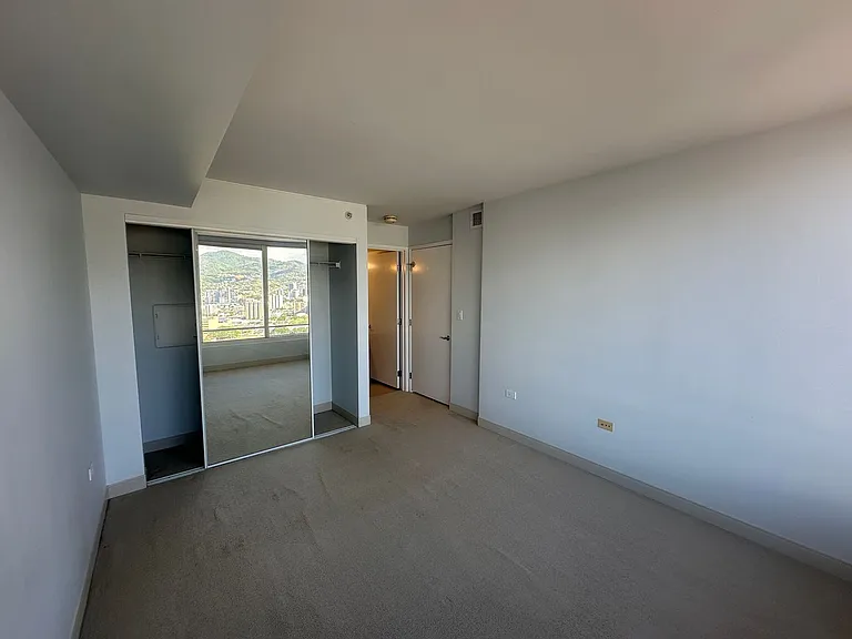 1009 Kapiolani Blvd #3402 — Photo 5