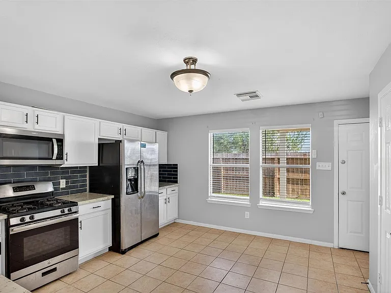 6706 Portlick Dr — Photo 5