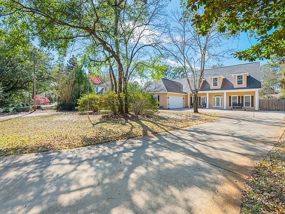 4th image of 19 Lanman Rd