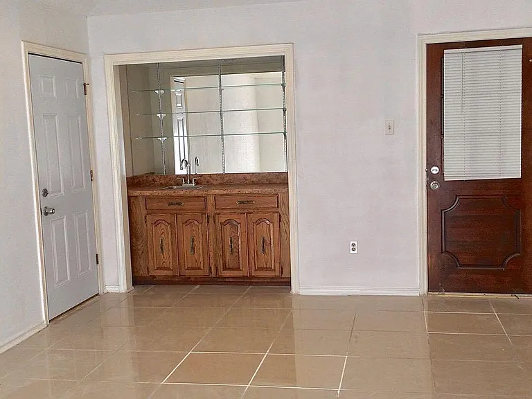 3825 Cheyenne St — Photo 2