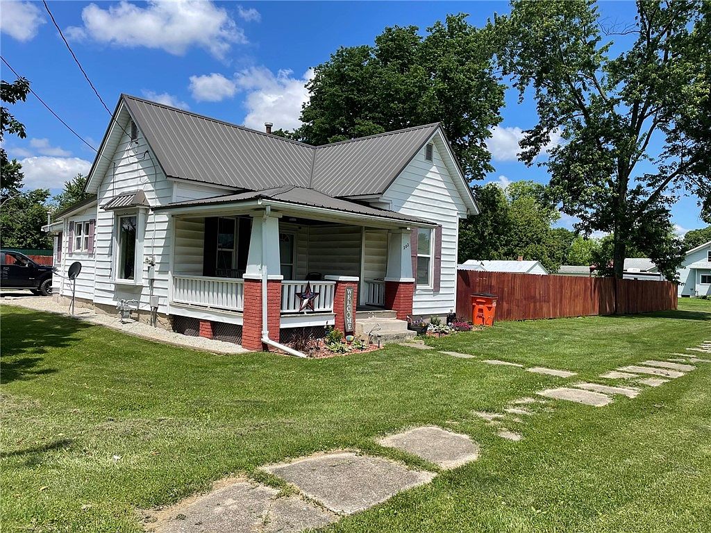 202 N Cedar St, Stewardson, IL 62463 Zillow