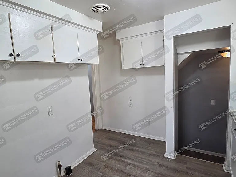 9245 Archdale St — Photo 19