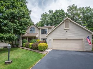 180 Willow Creek Ln, Rochester, NY 14622