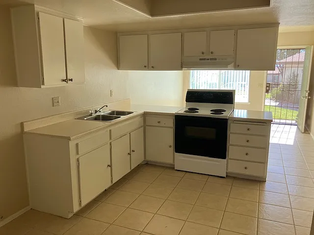 1 bed, 552 sqft, $1,650 — Photo 2
