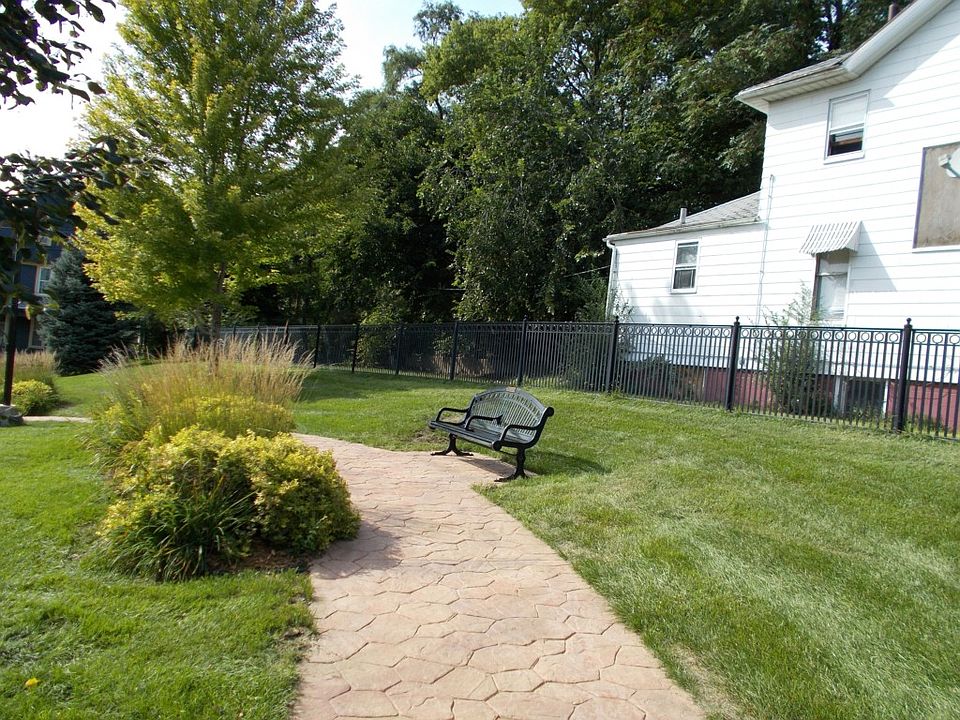 2nd image of 1405 Grandview Blvd