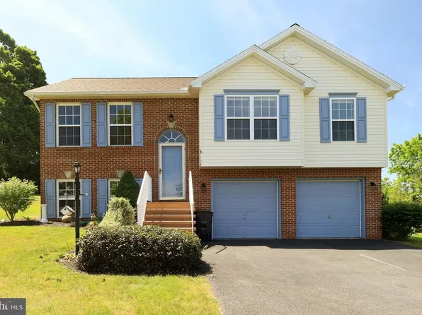 153 Arbor Bluff Dr, Pleasant Gap, PA 16823