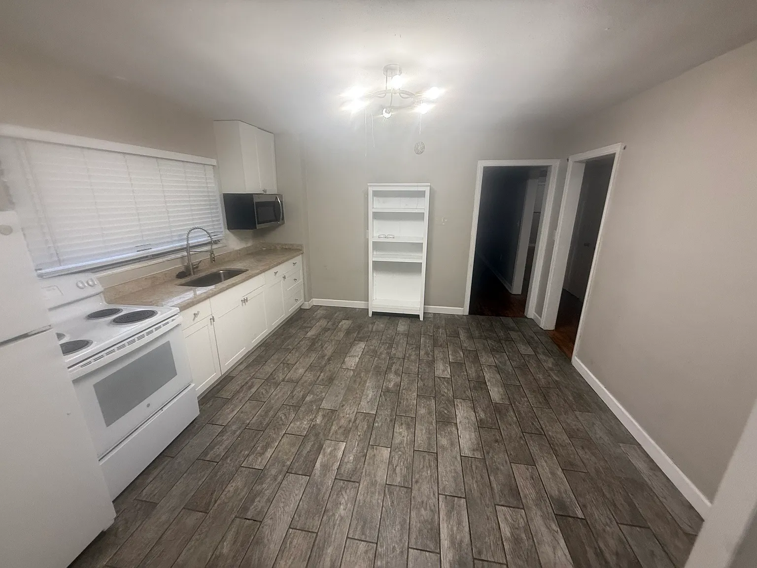 3 bed, 1500 sqft, $2,200 — Photo 3