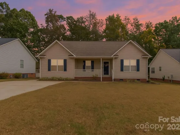 729 Golden Bell Dr, Rock Hill, SC 29732