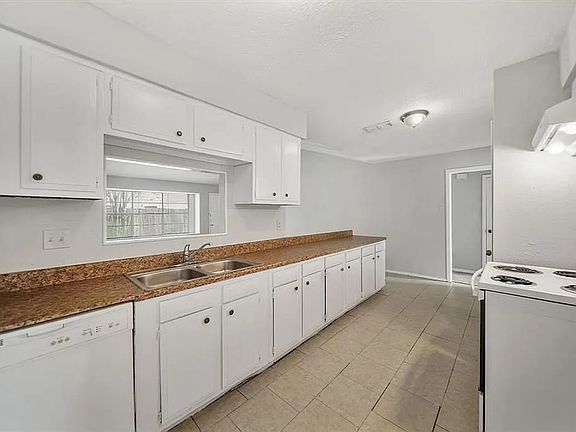 3rd image of 17147 Barcelona Dr