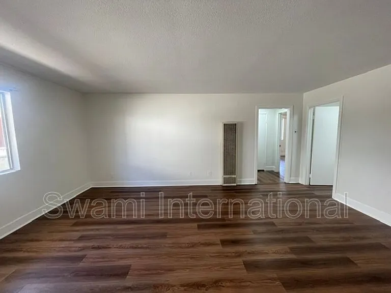 345 E Stepney St #6 — Photo 6
