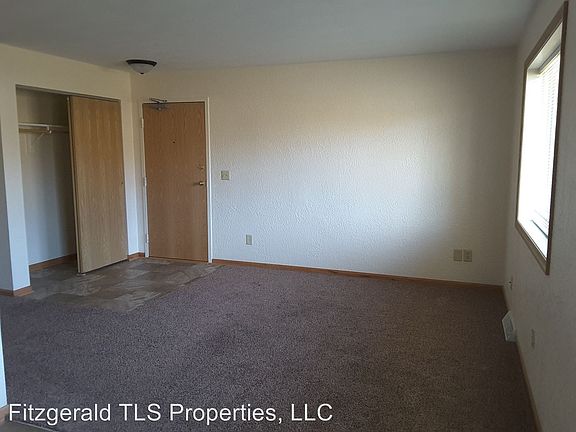 2nd image of 219 S Chambers Ave