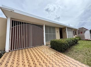 58 Seven Aveinocencio Cres, Carolina, PR 00985
