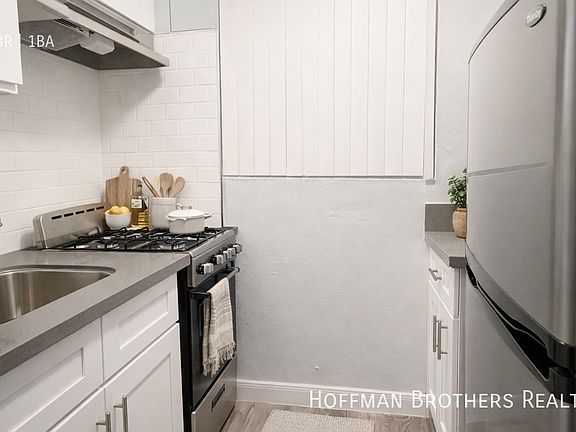 4th image of 8420 Crenshaw Dr