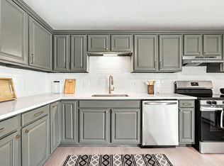 Oxford Valley Estates, Chicopee, MA 01020