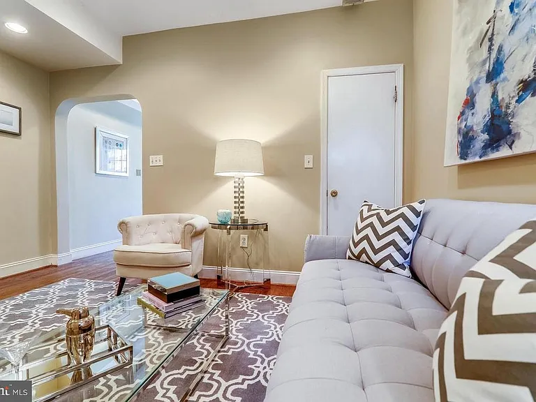 806 New Hampshire Ave NW — Photo 9
