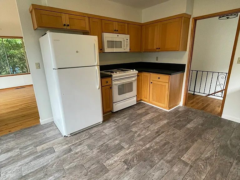 6908 SW 5th Ave — Photo 8