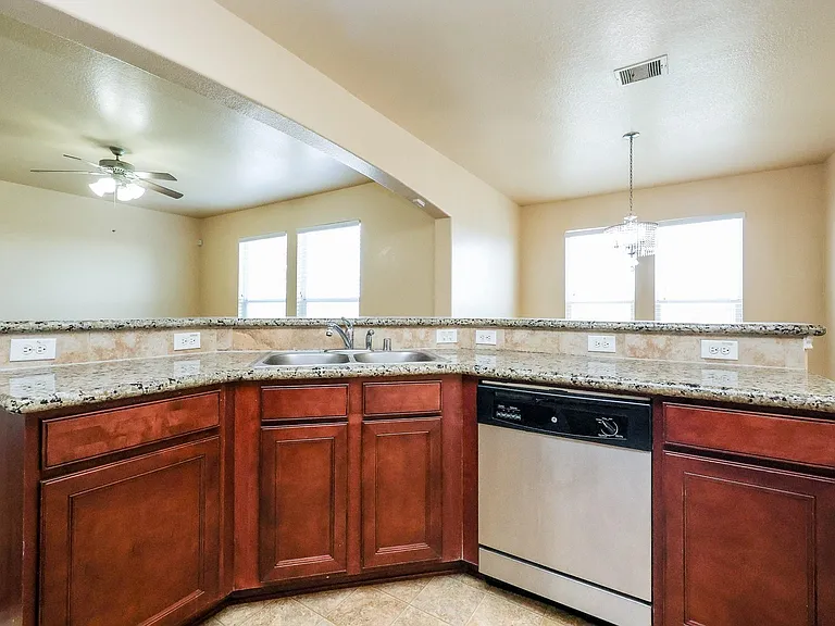 20130 Emerald Mountain Dr — Photo 5