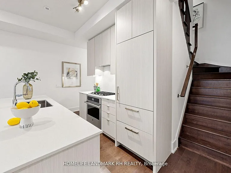 270 Davenport Rd #Townhouse 6 — Photo 17