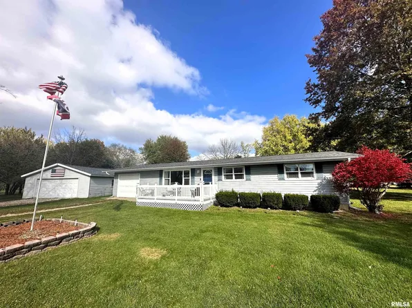 1033 Erma Ct, Knoxville, IL 61448