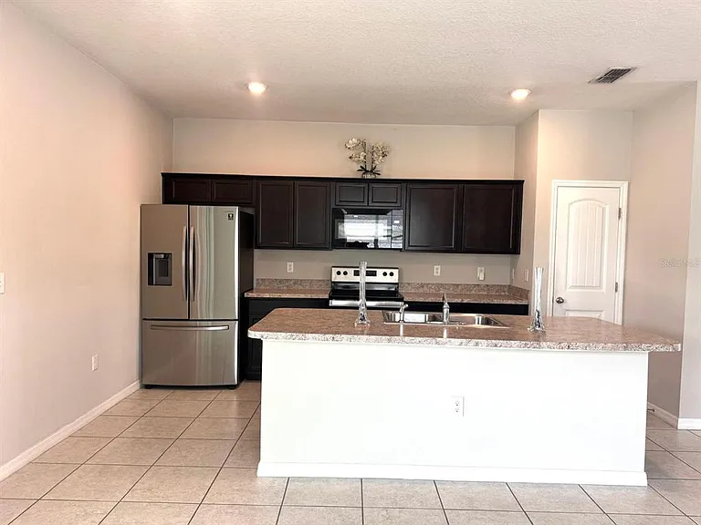 863 Hudson Valley Dr — Photo 11