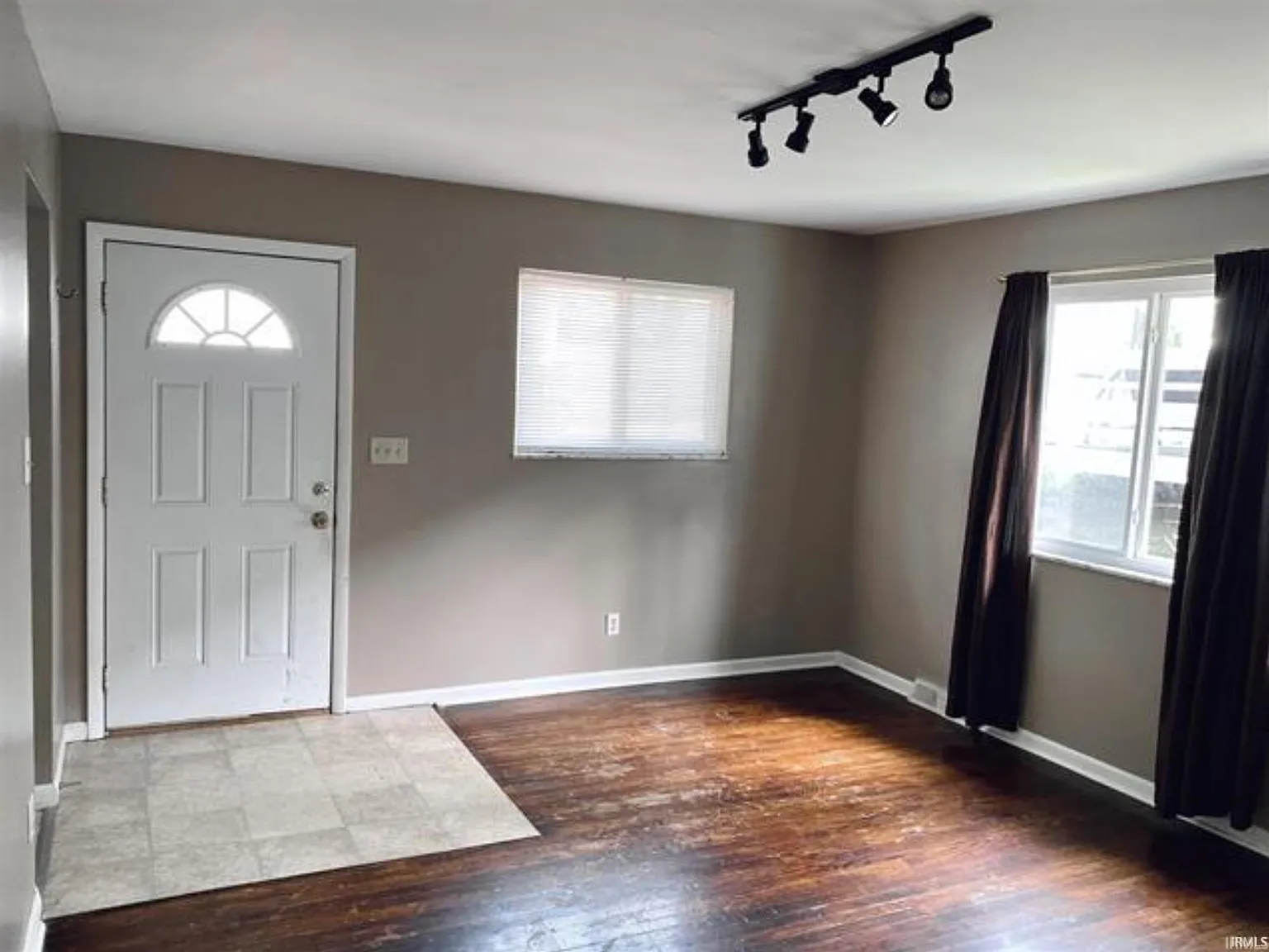 3 bed, 1.5 bath, 1200 sqft, $1,750 — Photo 2