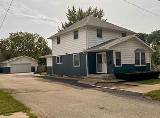 112 W McLeod St, Prairie Du Chien, WI 53821