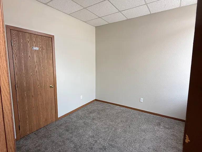 509 1/2 Sinclair Lewis Ave #8 — Photo 5
