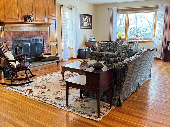 3rd image of 4 Chaucer Road