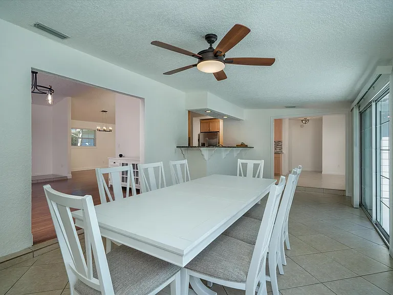 990 Windsong Way — Photo 8