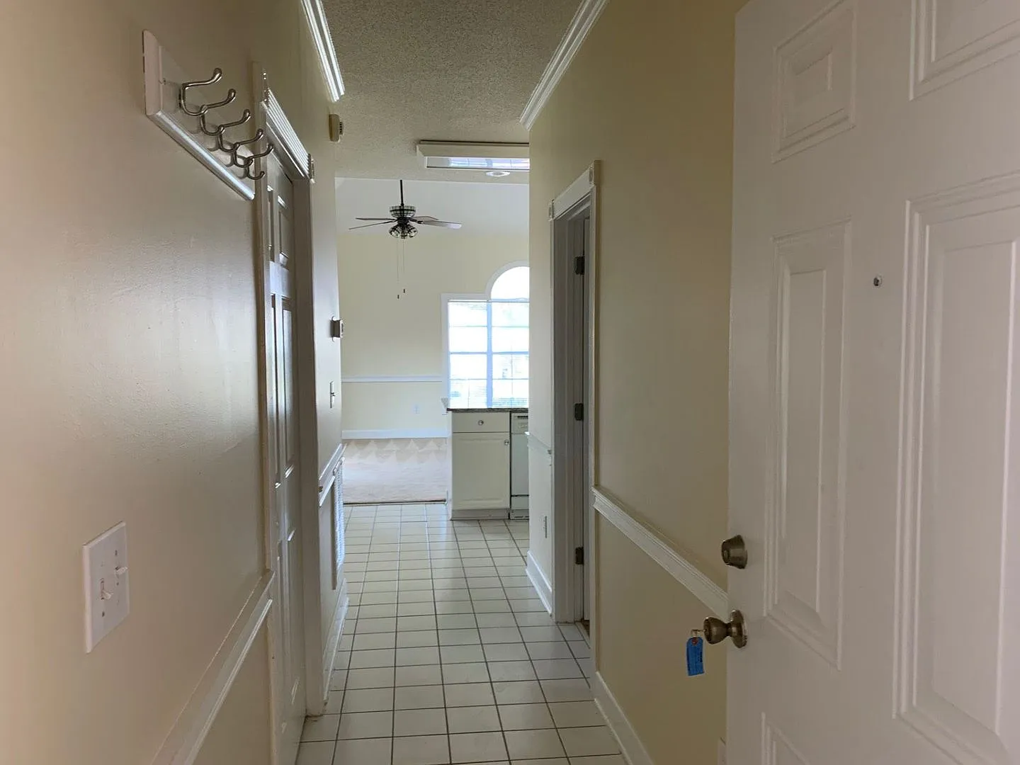1 Bedroom 3rd Floor Condo in Myrtlewood — Photo 3