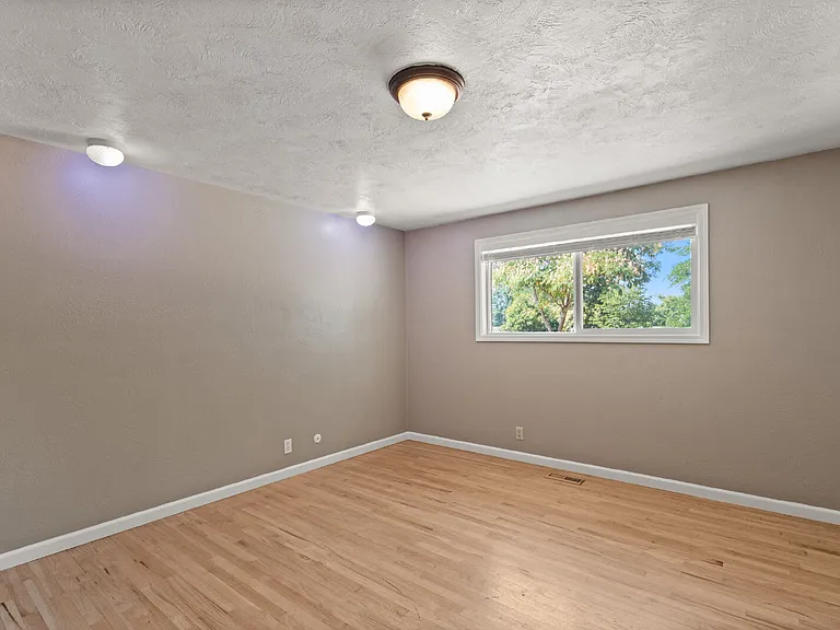 2041 Hybiscus St — Photo 8