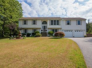 30 Forest Dr, Johnston, RI 02919